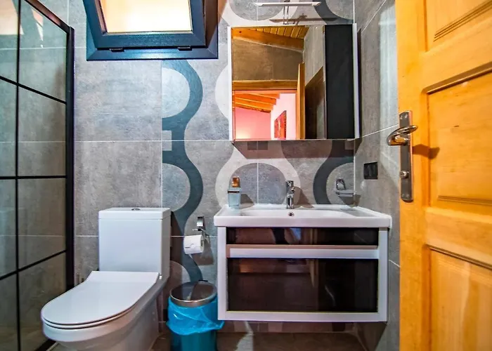 Villa Honeymoon With Sheltered Pool