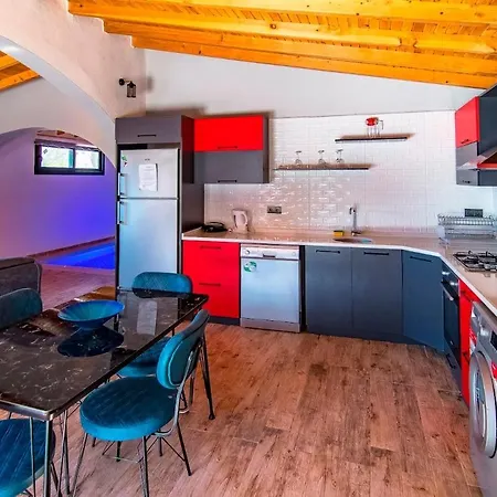 Honeymoon With Sheltered Pool Villa Fethiye