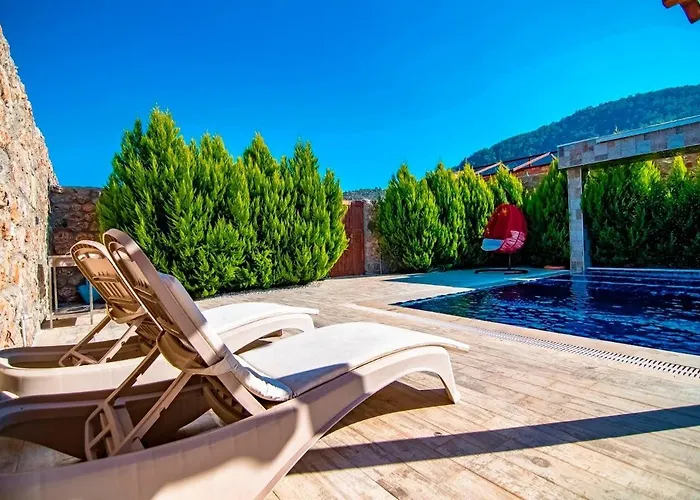 Honeymoon With Sheltered Pool *