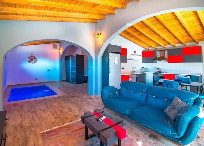 Honeymoon With Sheltered Pool *