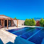 Vilă Honeymoon With Sheltered Pool Fethiye
